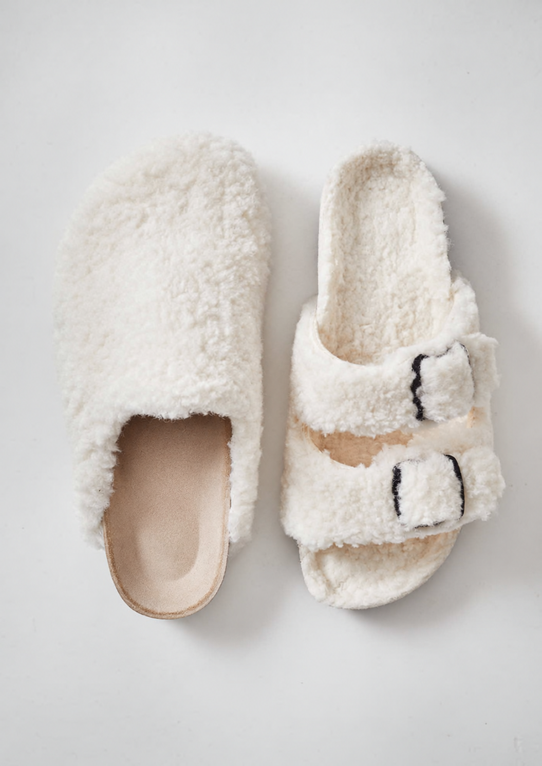 Sölden and Saalbach slippers with a soft off-white finish